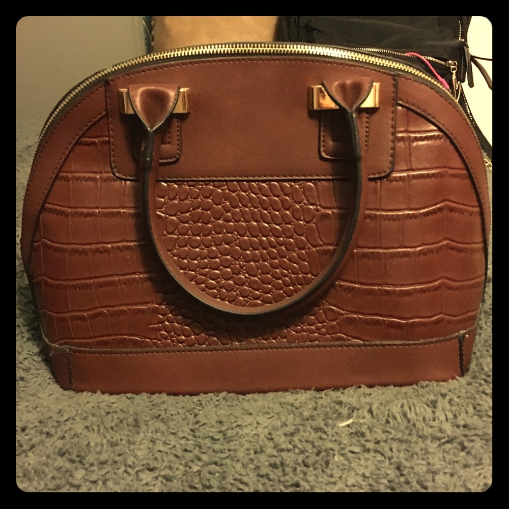 Retro Faux Croc Skin Purse!